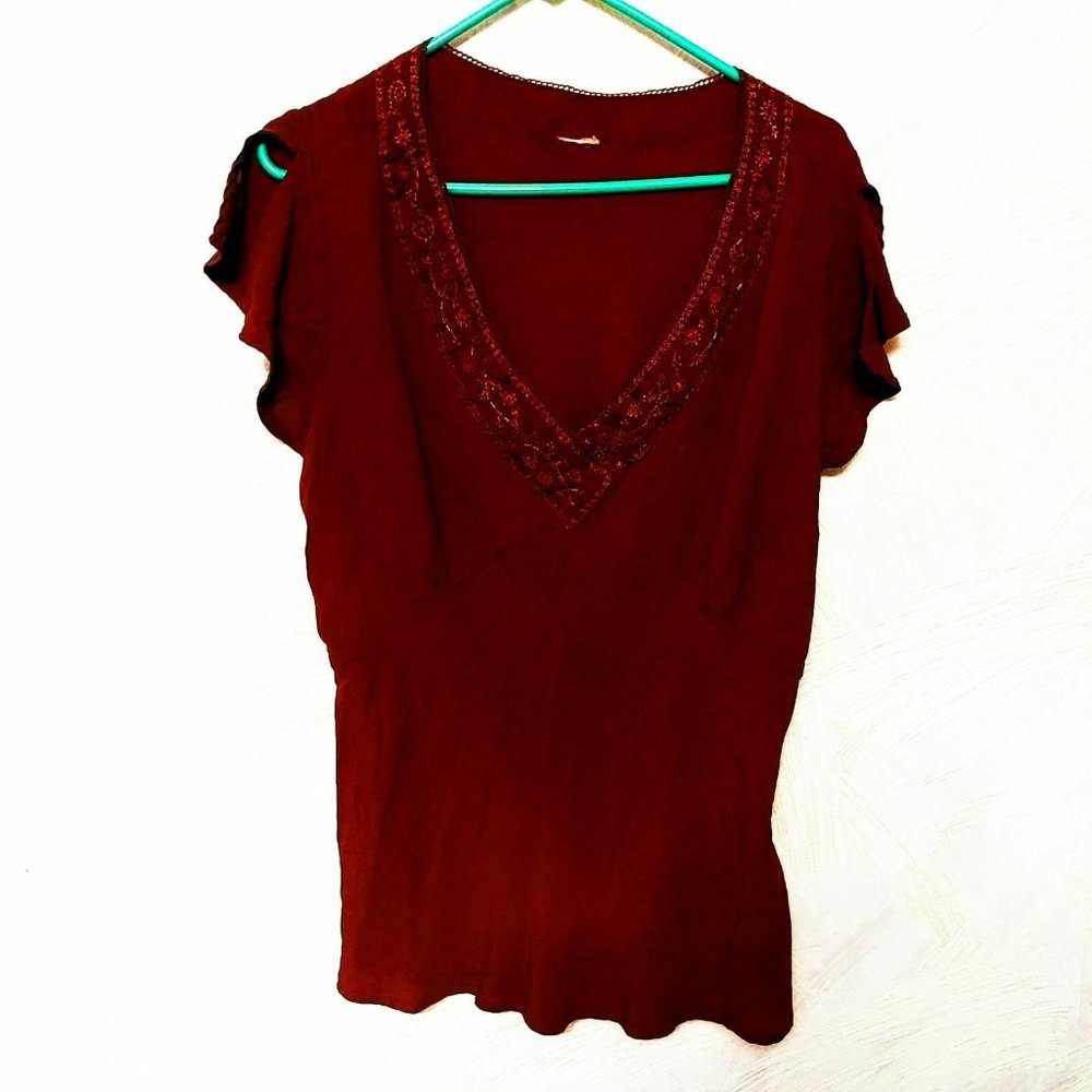 MOSSIMO WOMENS TOPS Size XL Brown  w/Decorations